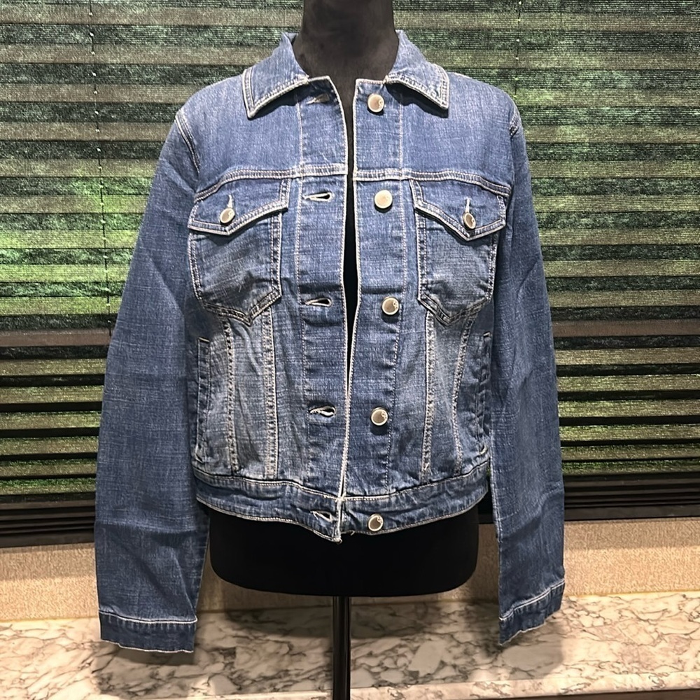 Cosmic Blue Love Women’s Medium Wash Button Front Denim Jacket Size XS NWT‎